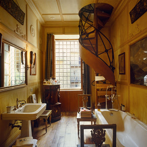 Karl Lagerfeld: Iconic Bathrooms